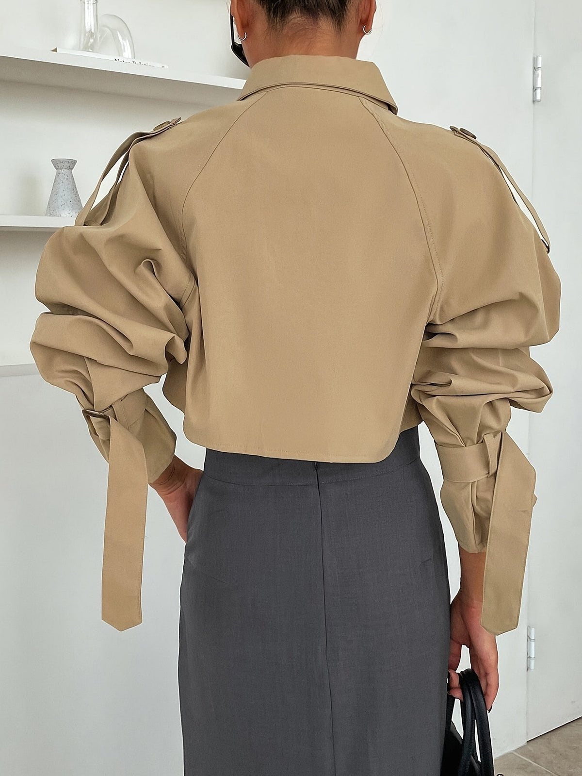 Damen Kurzer Trenchcoat | Ärmelgürtel