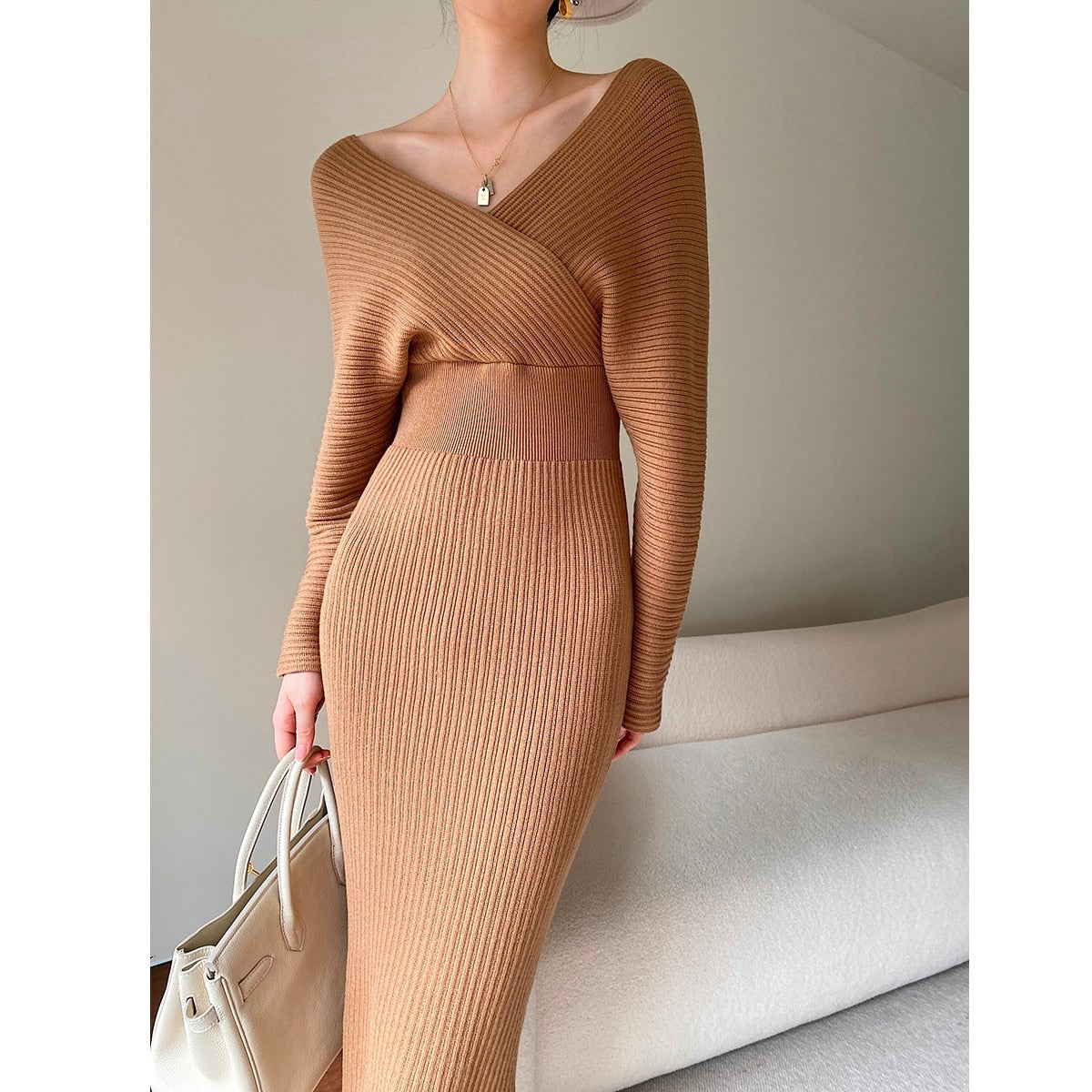Damen Wickelkleid aus Geripptem Strick | Midi