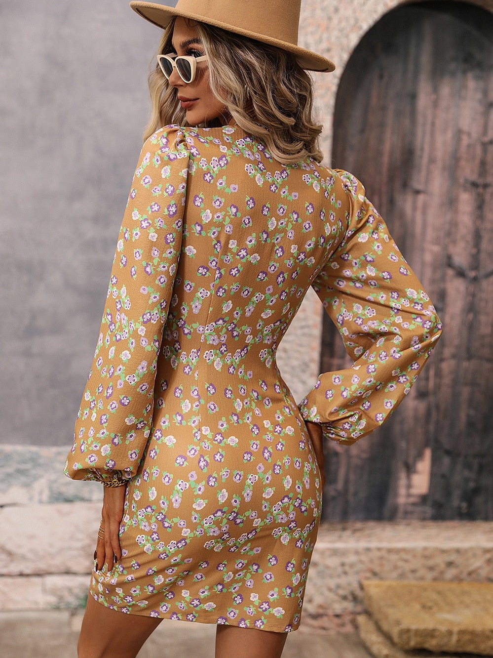 Damen Minikleid mit Blumenmuster | V-Ausschnitt